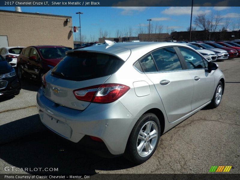 Silver Ice Metallic / Jet Black 2017 Chevrolet Cruze LT