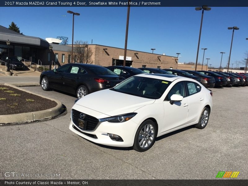 Snowflake White Pearl Mica / Parchment 2017 Mazda MAZDA3 Grand Touring 4 Door