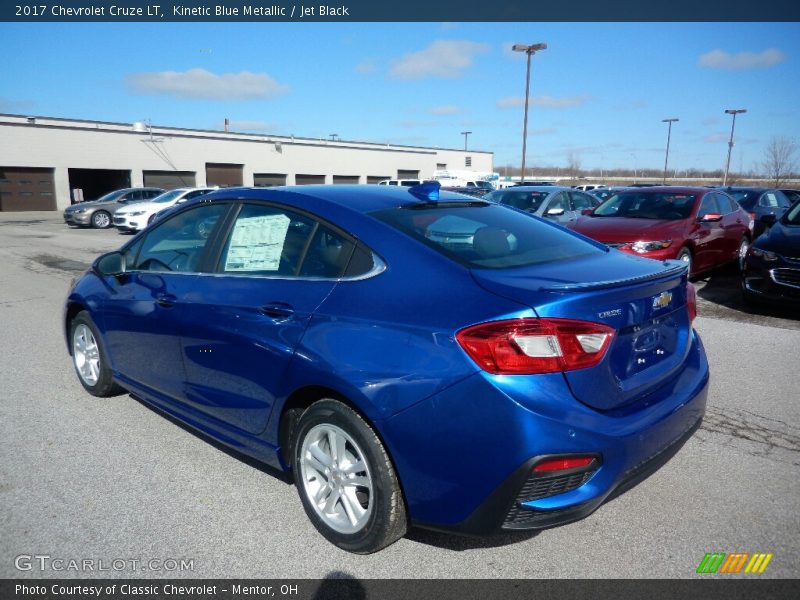 Kinetic Blue Metallic / Jet Black 2017 Chevrolet Cruze LT