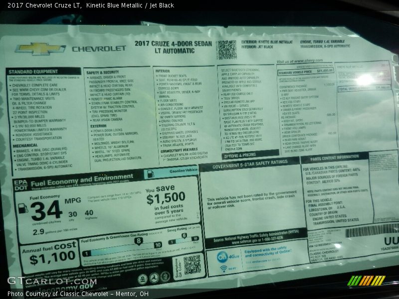 Kinetic Blue Metallic / Jet Black 2017 Chevrolet Cruze LT