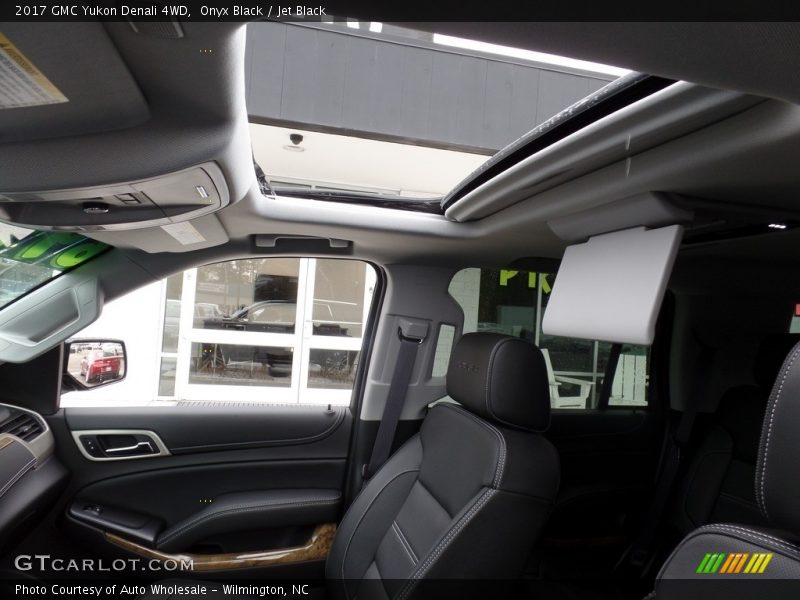 Onyx Black / Jet Black 2017 GMC Yukon Denali 4WD
