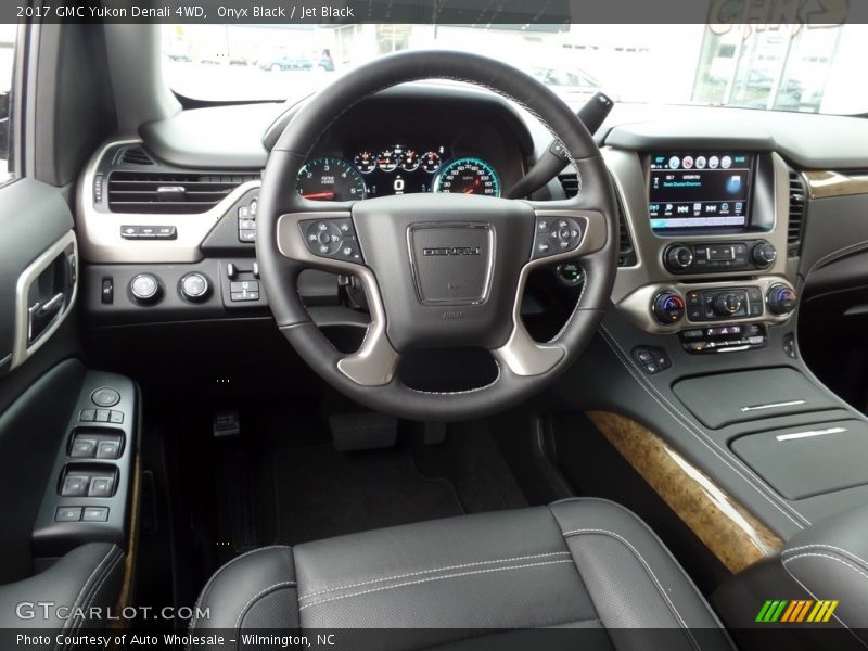Onyx Black / Jet Black 2017 GMC Yukon Denali 4WD