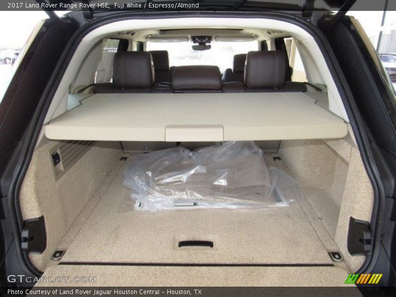  2017 Range Rover HSE Trunk