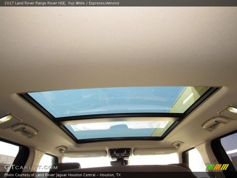 Sunroof of 2017 Range Rover HSE