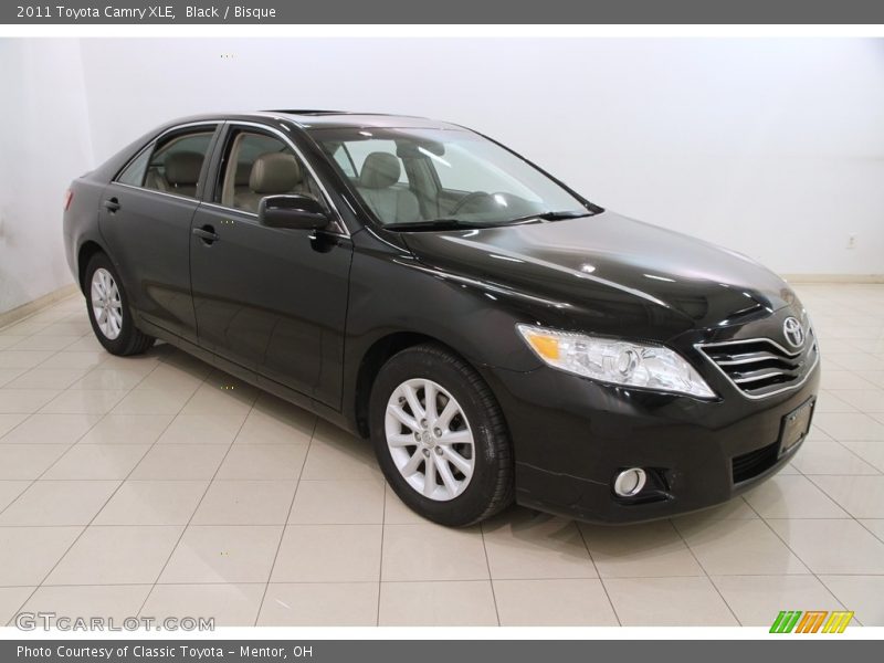 Black / Bisque 2011 Toyota Camry XLE
