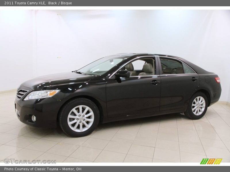 Black / Bisque 2011 Toyota Camry XLE