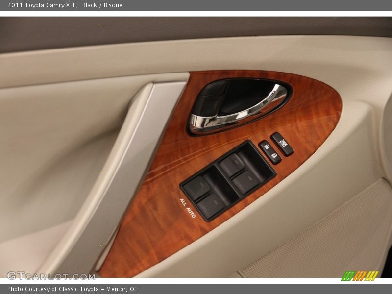 Black / Bisque 2011 Toyota Camry XLE