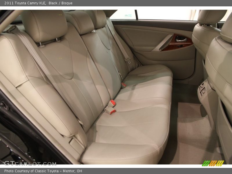 Black / Bisque 2011 Toyota Camry XLE