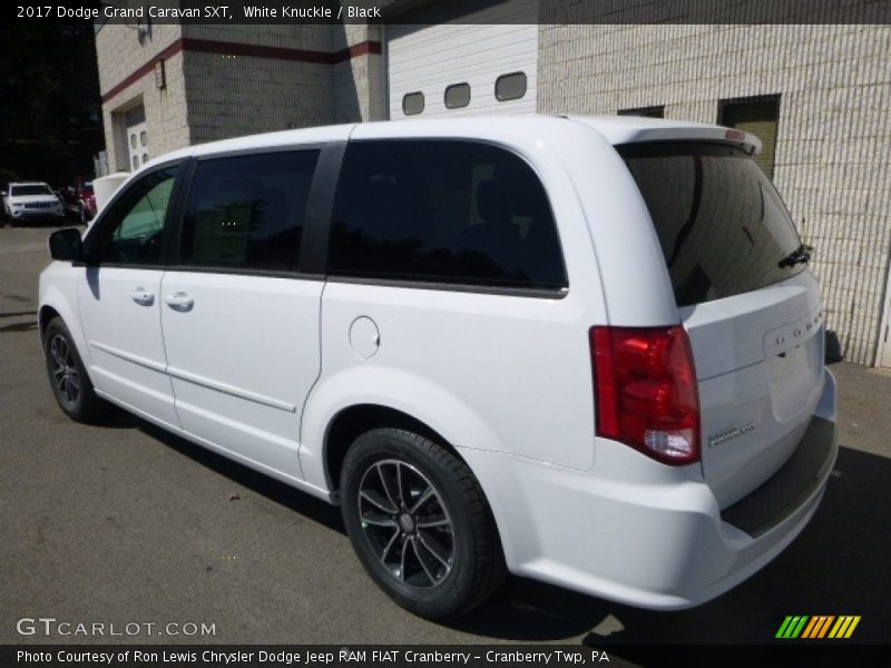 White Knuckle / Black 2017 Dodge Grand Caravan SXT