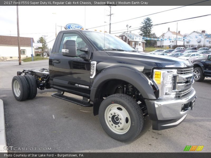 Front 3/4 View of 2017 F550 Super Duty XL Regular Cab 4x4 Chassis