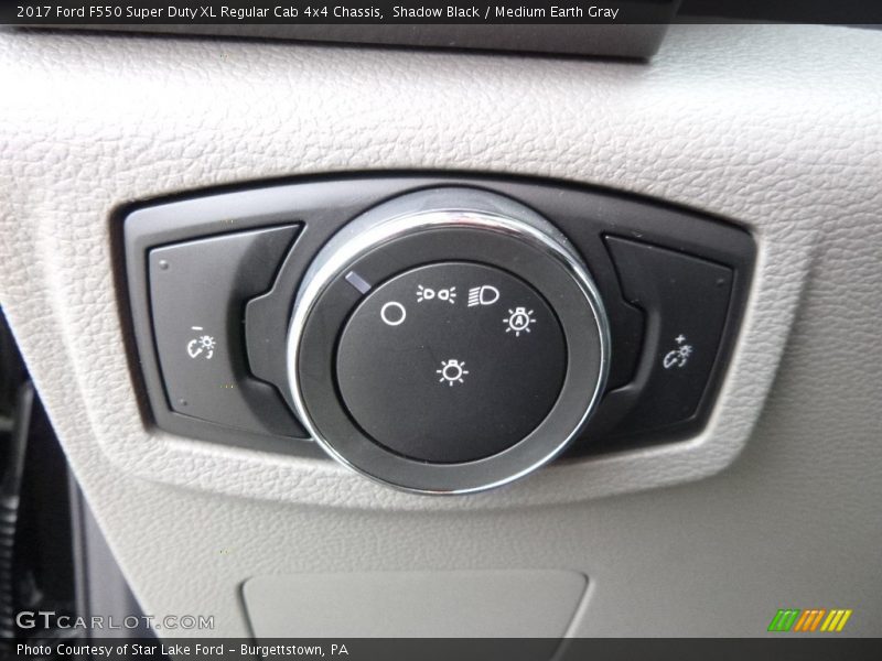 Controls of 2017 F550 Super Duty XL Regular Cab 4x4 Chassis