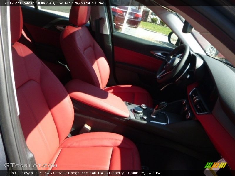 Vesuvio Gray Metallic / Red 2017 Alfa Romeo Giulia AWD