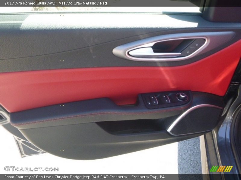 Vesuvio Gray Metallic / Red 2017 Alfa Romeo Giulia AWD