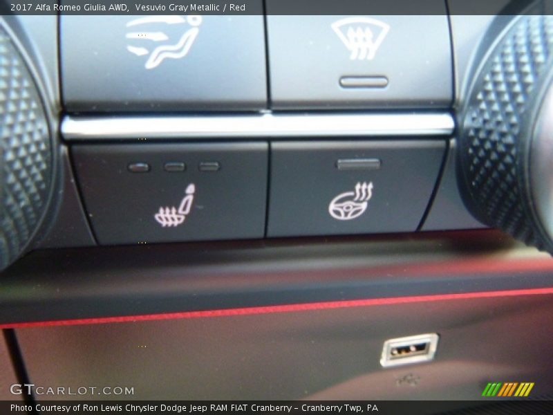 Vesuvio Gray Metallic / Red 2017 Alfa Romeo Giulia AWD