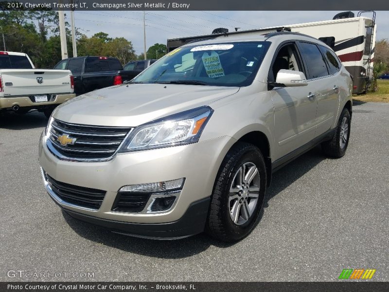 Front 3/4 View of 2017 Traverse LT