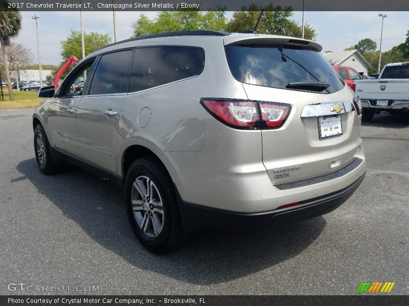Champagne Silver Metallic / Ebony 2017 Chevrolet Traverse LT