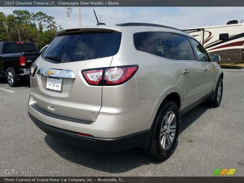 Champagne Silver Metallic / Ebony 2017 Chevrolet Traverse LT