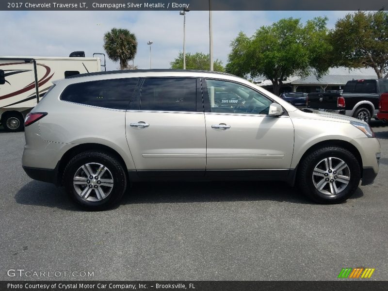 Champagne Silver Metallic / Ebony 2017 Chevrolet Traverse LT