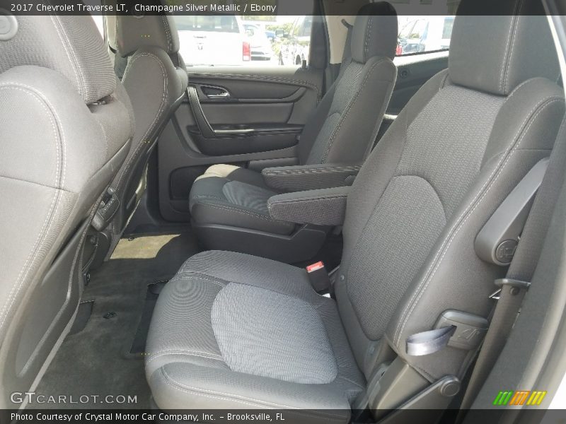 Champagne Silver Metallic / Ebony 2017 Chevrolet Traverse LT