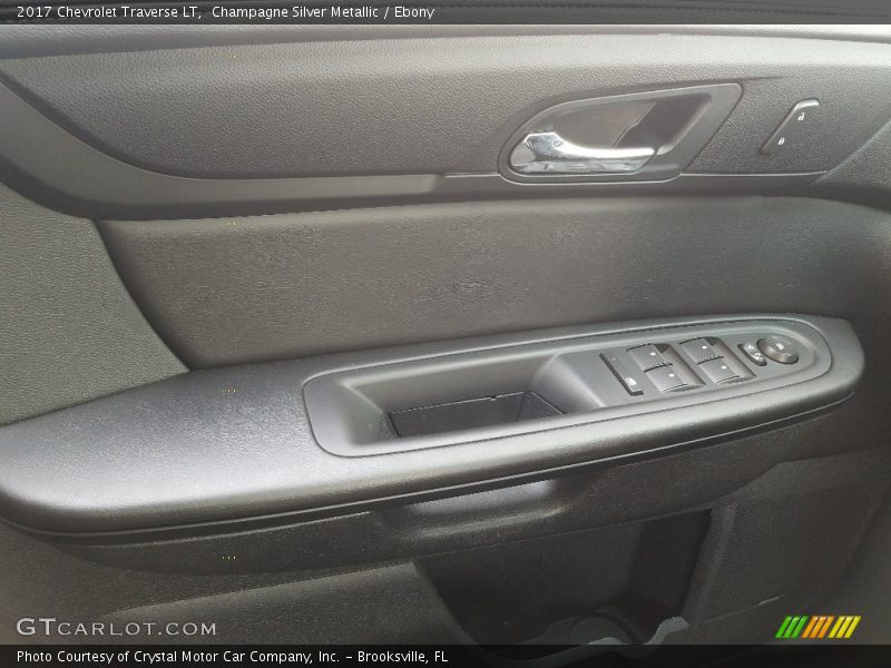 Champagne Silver Metallic / Ebony 2017 Chevrolet Traverse LT