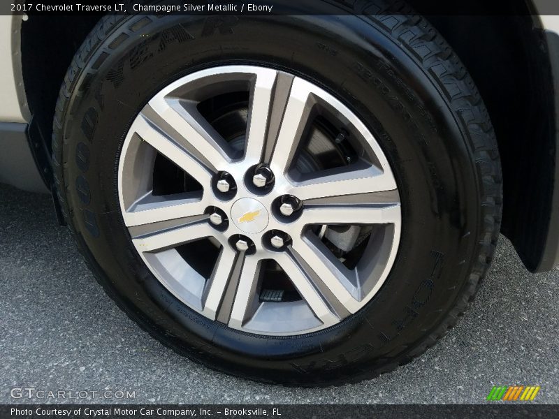 Champagne Silver Metallic / Ebony 2017 Chevrolet Traverse LT