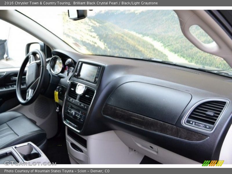Brilliant Black Crystal Pearl / Black/Light Graystone 2016 Chrysler Town & Country Touring