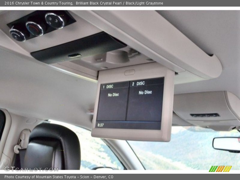 Brilliant Black Crystal Pearl / Black/Light Graystone 2016 Chrysler Town & Country Touring