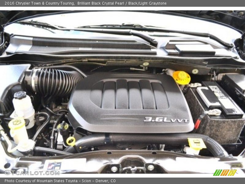 Brilliant Black Crystal Pearl / Black/Light Graystone 2016 Chrysler Town & Country Touring