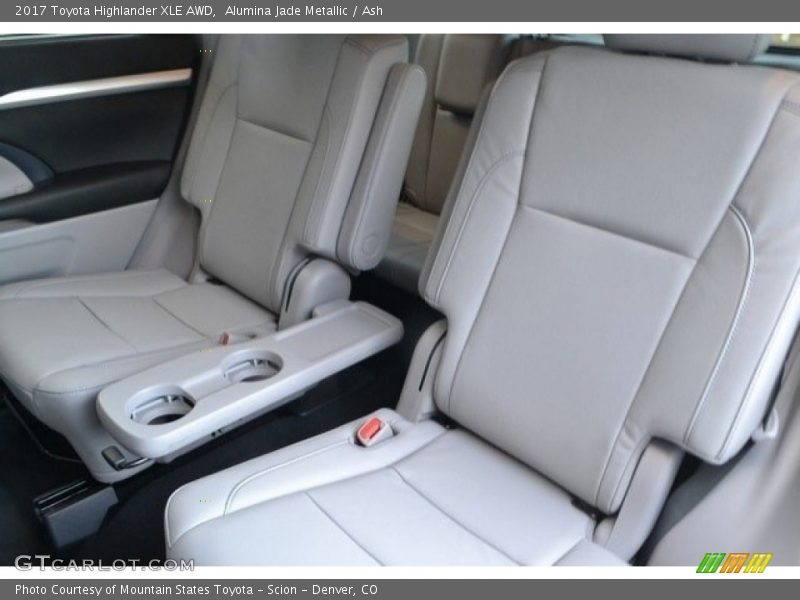 Alumina Jade Metallic / Ash 2017 Toyota Highlander XLE AWD