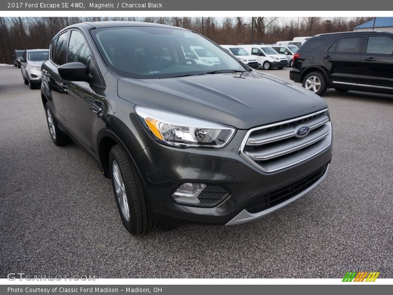 Magnetic / Charcoal Black 2017 Ford Escape SE 4WD