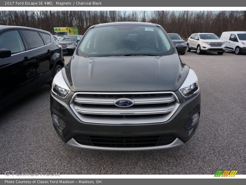 Magnetic / Charcoal Black 2017 Ford Escape SE 4WD