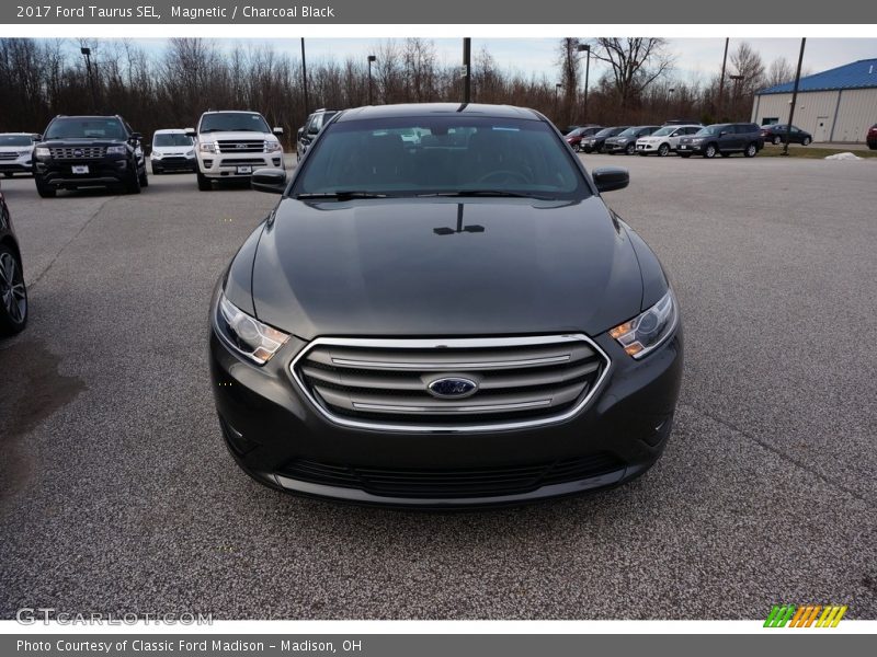 Magnetic / Charcoal Black 2017 Ford Taurus SEL