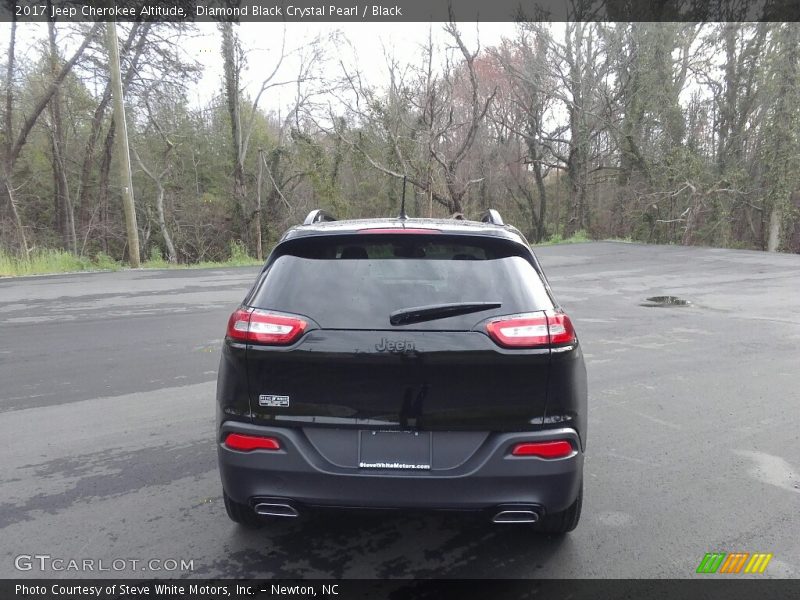 Diamond Black Crystal Pearl / Black 2017 Jeep Cherokee Altitude