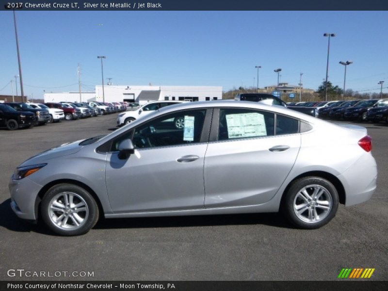 Silver Ice Metallic / Jet Black 2017 Chevrolet Cruze LT