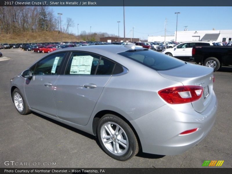 Silver Ice Metallic / Jet Black 2017 Chevrolet Cruze LT