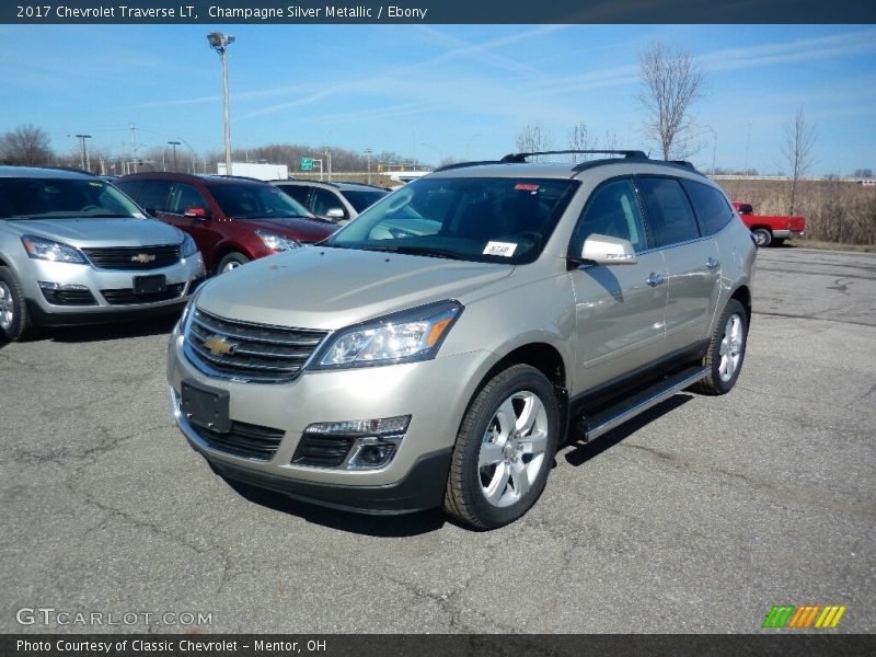 Champagne Silver Metallic / Ebony 2017 Chevrolet Traverse LT