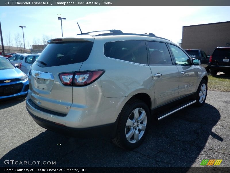 Champagne Silver Metallic / Ebony 2017 Chevrolet Traverse LT