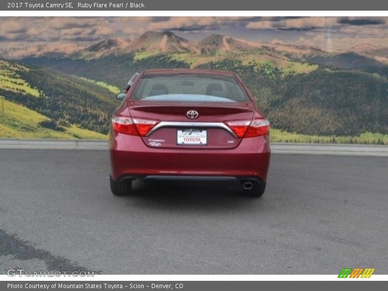 Ruby Flare Pearl / Black 2017 Toyota Camry SE