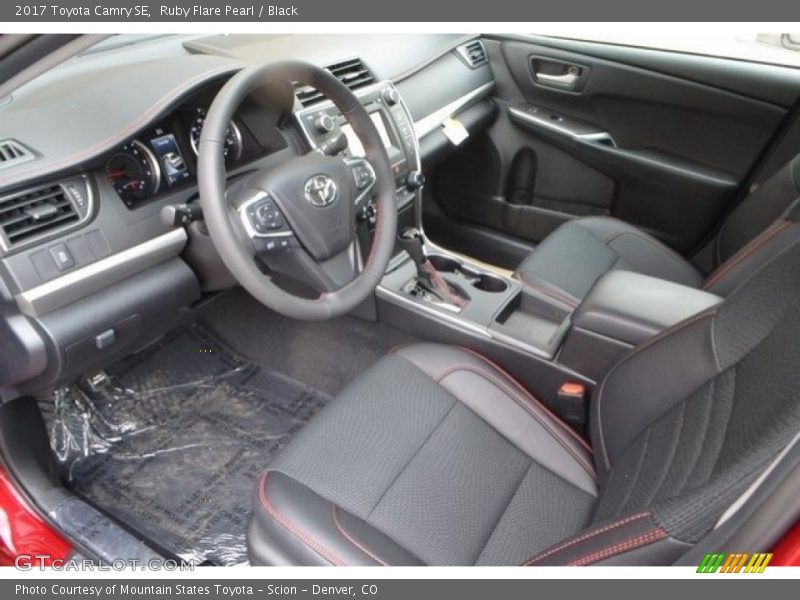 Ruby Flare Pearl / Black 2017 Toyota Camry SE