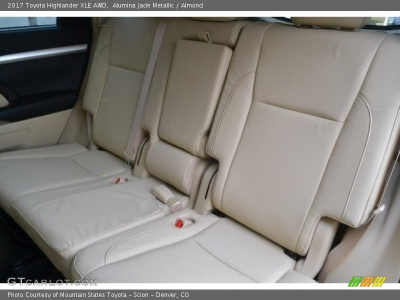Alumina Jade Metallic / Almond 2017 Toyota Highlander XLE AWD