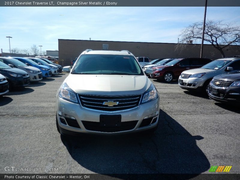 Champagne Silver Metallic / Ebony 2017 Chevrolet Traverse LT