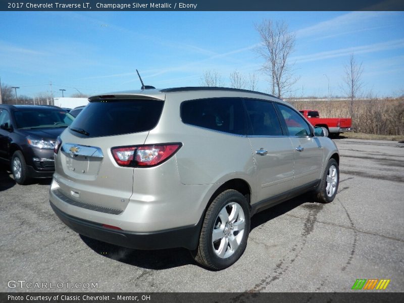 Champagne Silver Metallic / Ebony 2017 Chevrolet Traverse LT