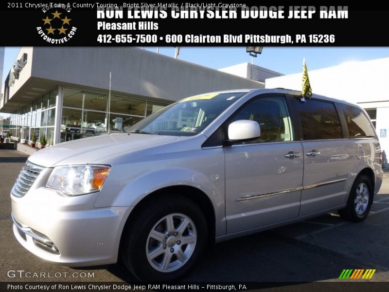 Bright Silver Metallic / Black/Light Graystone 2011 Chrysler Town & Country Touring