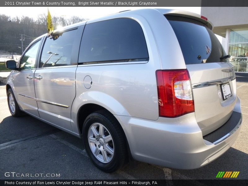 Bright Silver Metallic / Black/Light Graystone 2011 Chrysler Town & Country Touring