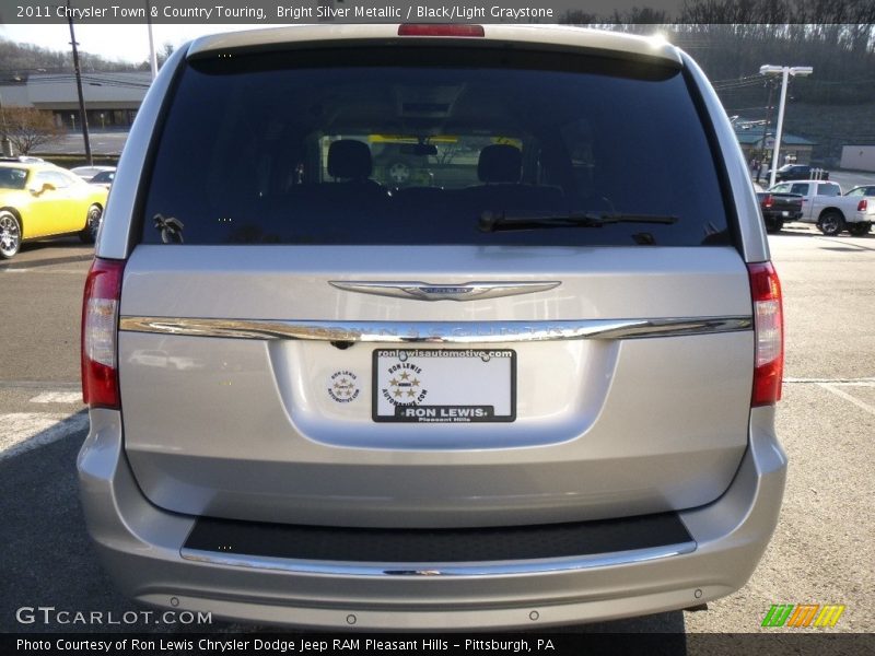 Bright Silver Metallic / Black/Light Graystone 2011 Chrysler Town & Country Touring