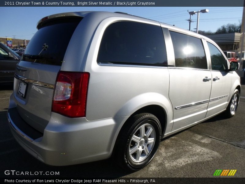 Bright Silver Metallic / Black/Light Graystone 2011 Chrysler Town & Country Touring