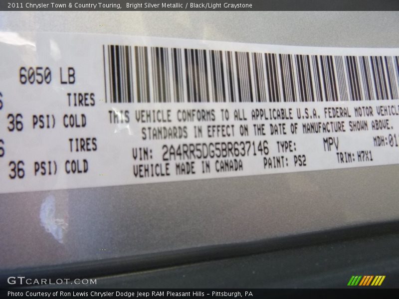 Bright Silver Metallic / Black/Light Graystone 2011 Chrysler Town & Country Touring