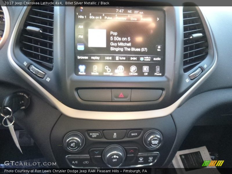 Billet Silver Metallic / Black 2017 Jeep Cherokee Latitude 4x4