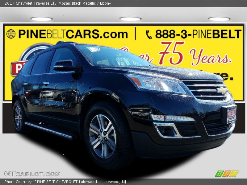 Mosaic Black Metallic / Ebony 2017 Chevrolet Traverse LT