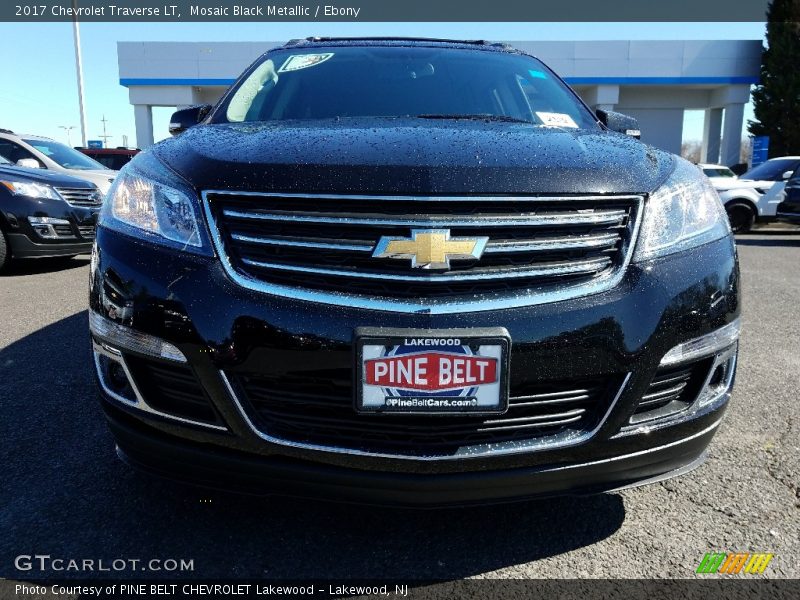 Mosaic Black Metallic / Ebony 2017 Chevrolet Traverse LT